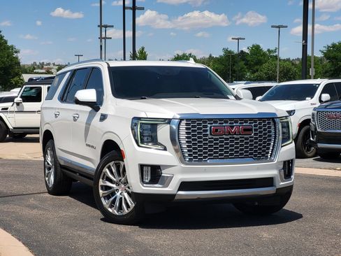 Used 2023 GMC Yukon Denali w/ Advanced Technology Package AWD/4WD image 2