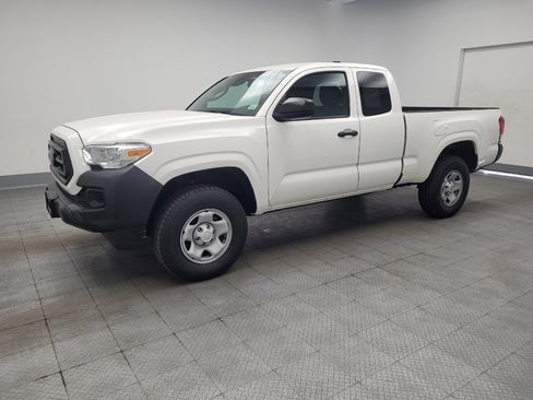 Used 2022 Toyota Tacoma SR RWD image 2