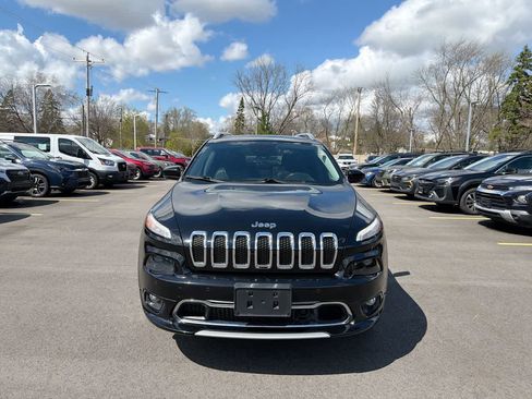 Used 2017 Jeep Cherokee Overland w/ Technology Group image 16