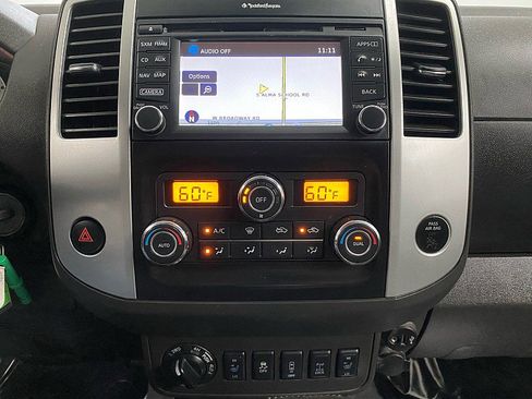 Used 2018 Nissan Frontier PRO-4X image 18