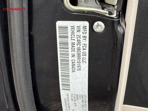 Used 2024 Chrysler Pacifica Touring-L FWD image 32