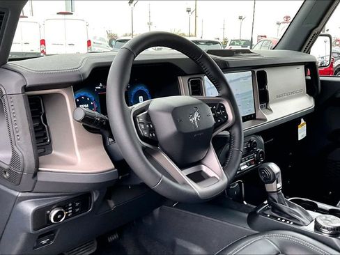 New 2025 Ford Bronco Outer Banks image 6