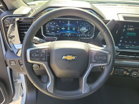 Used 2024 Chevrolet Silverado 2500 LT AWD/4WD image 22