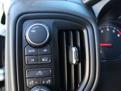 Used 2019 Chevrolet Silverado 1500 Custom w/ Custom Value Package image 14