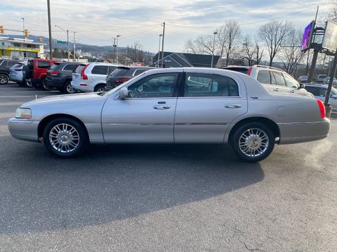 Used 2008 Lincoln Town Car Signature Limited image 6
