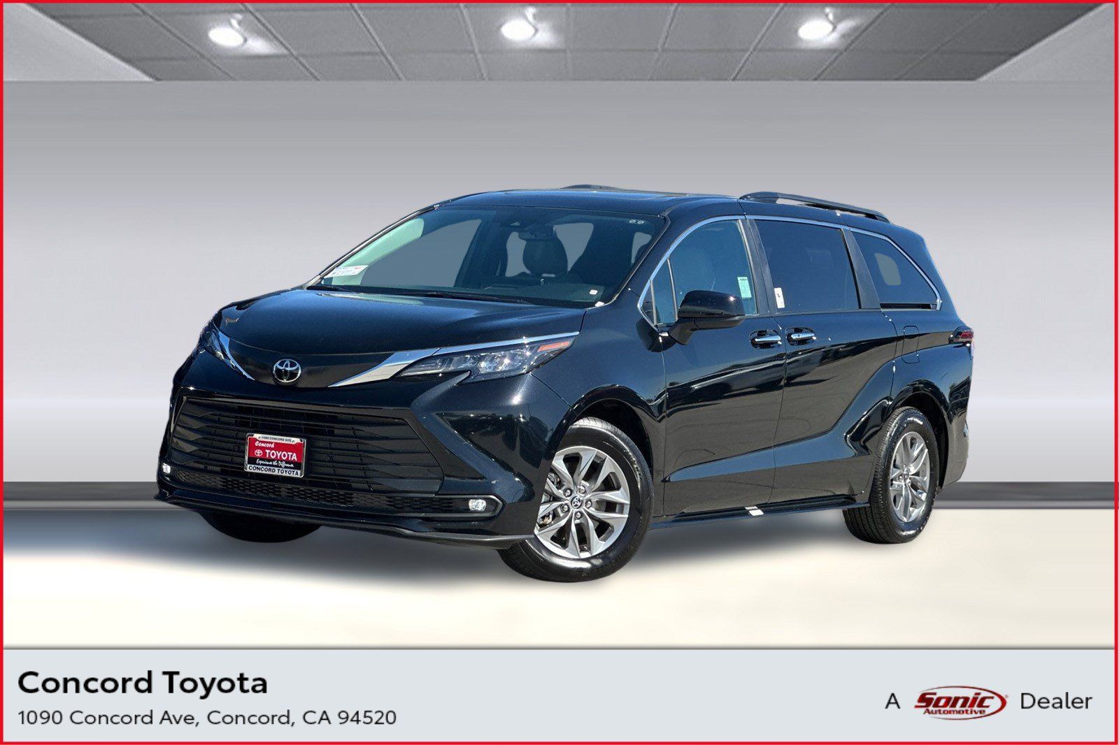 Used 2026 Toyota Sienna XLE FWD image 1
