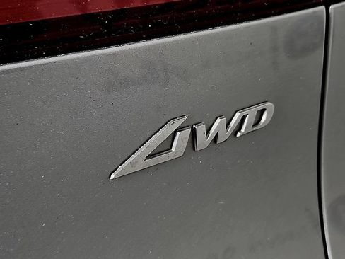 Used 2025 Genesis GV70 2.5T w/ Select Package AWD/4WD image 35