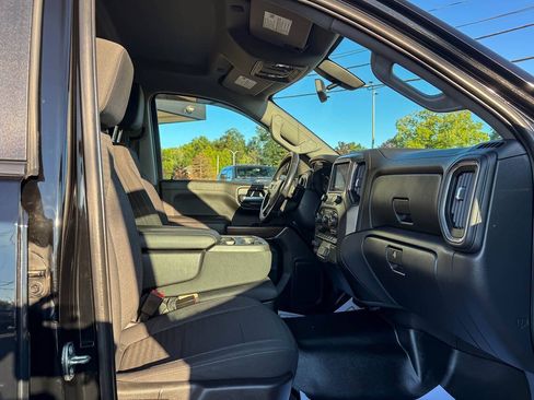 Used 2020 Chevrolet Silverado 1500 LT w/ Convenience Package AWD/4WD image 11