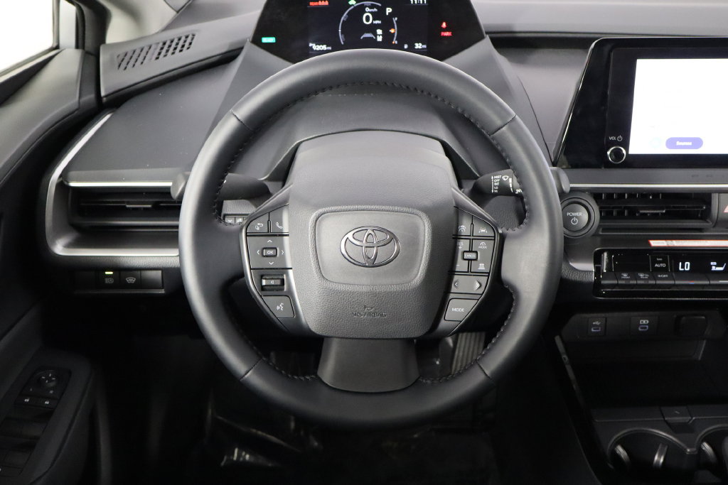 Used 2026 Toyota Prius LE FWD image 7