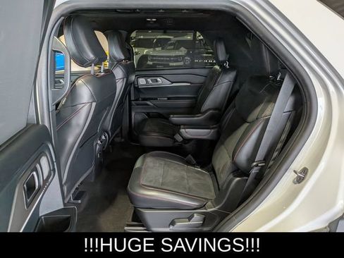 Used 2025 Ford Explorer ST AWD/4WD image 18