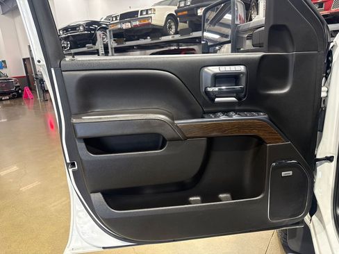 Used 2017 GMC Sierra 3500 Denali image 85