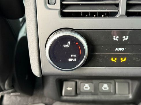 Certified 2025 Land Rover Discovery Dynamic SE AWD/4WD image 38