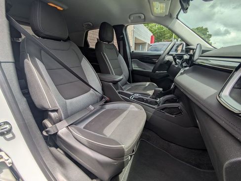 Used 2025 Chevrolet TrailBlazer LT AWD/4WD image 30