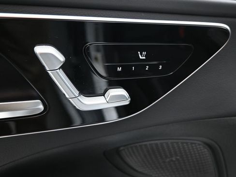 Used 2023 Mercedes-Benz C 300 Sedan image 5
