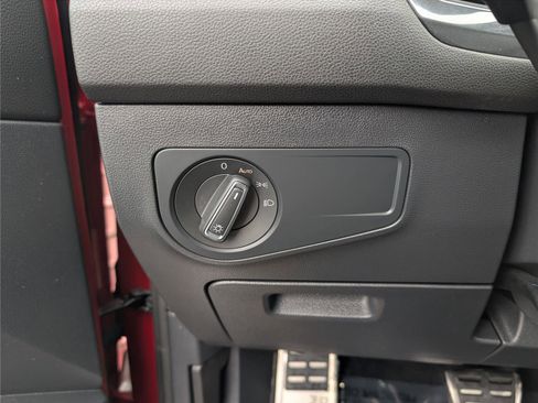 Used 2024 Volkswagen Tiguan SE R-Line image 22