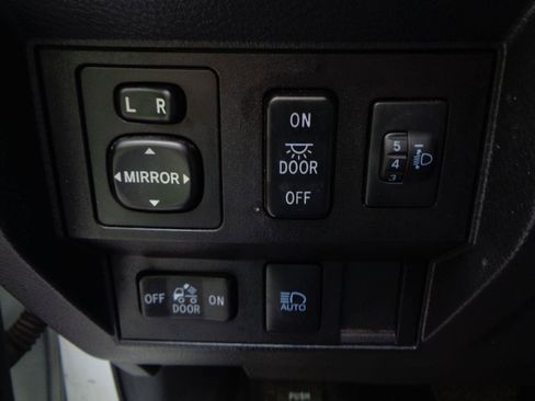 Used 2019 Toyota Tundra SR AWD/4WD image 9