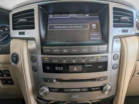 Used 2013 Lexus LX 570 4WD w/ Luxury Pkg image 15