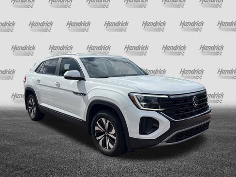 Used 2024 Volkswagen Atlas Cross Sport SE AWD/4WD image 2