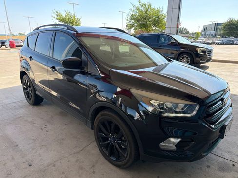 Used 2019 Ford Escape SE FWD image 23