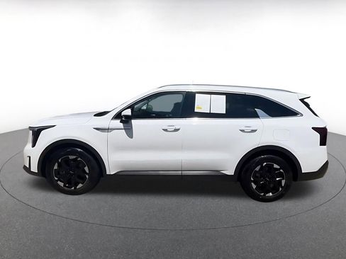Used 2024 Kia Sorento S FWD image 9