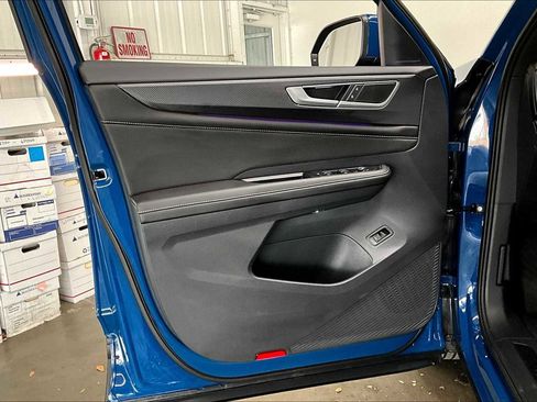 Used 2025 Volkswagen Atlas Cross Sport SEL image 26