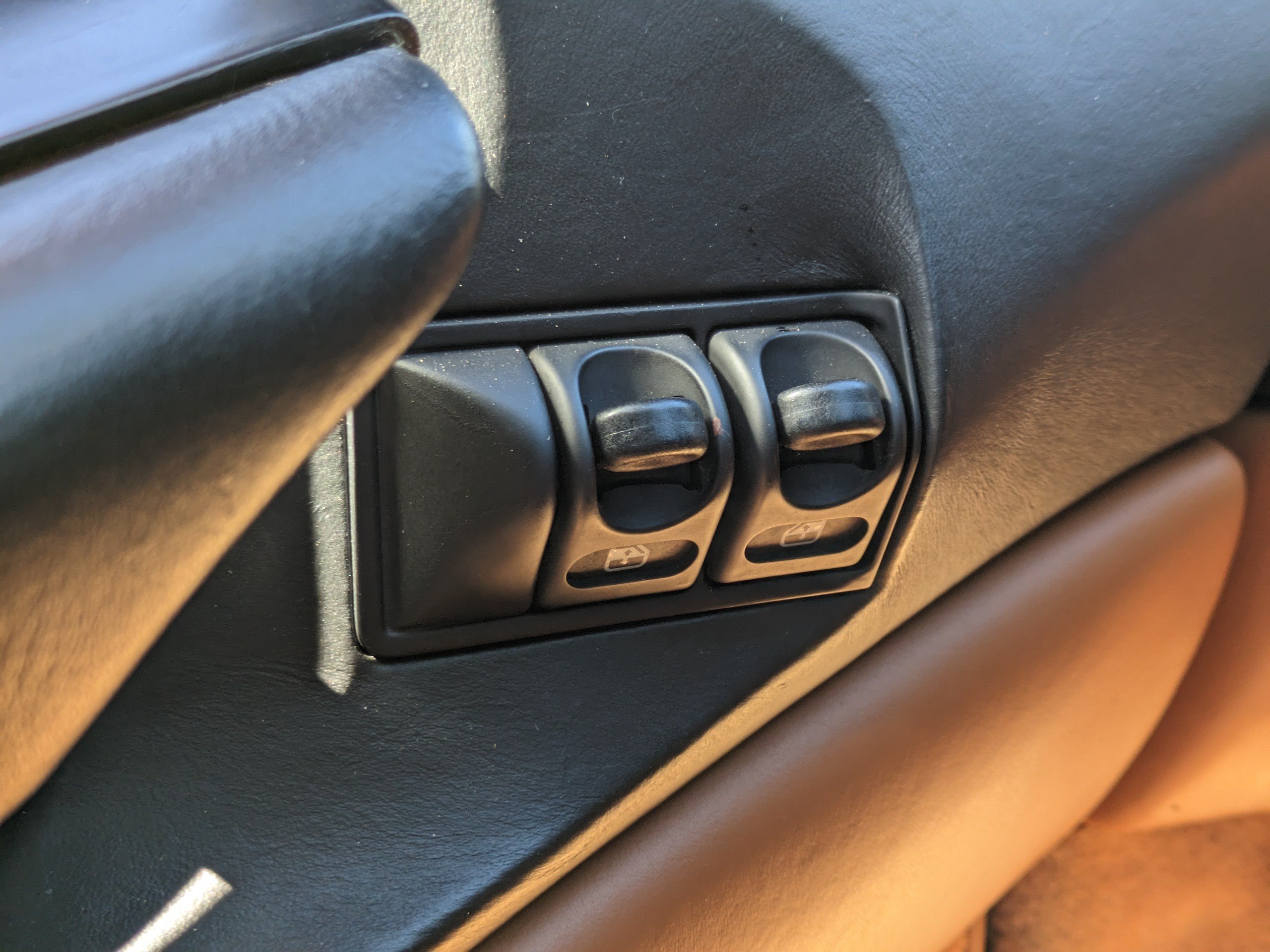 Used 1999 Ferrari F355 Spider RWD image 25