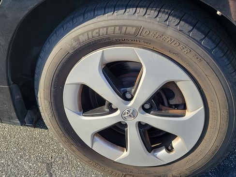 Used 2012 Toyota Prius Three FWD image 5