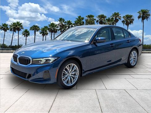 Used 2023 BMW 330i xDrive Sedan w/ Premium Package AWD/4WD image 3