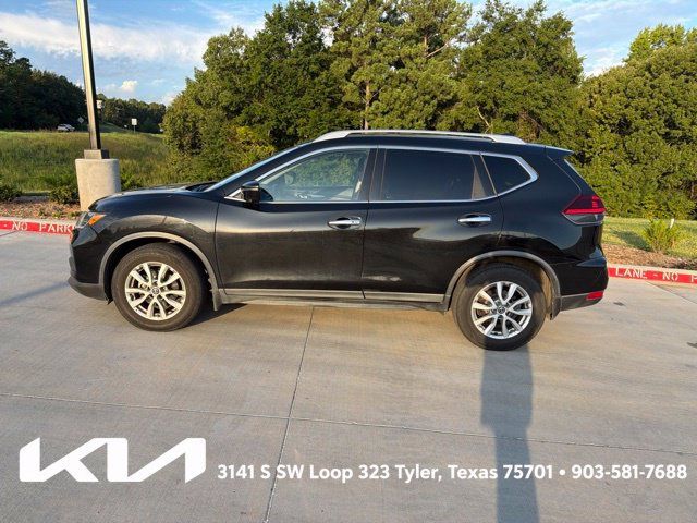 Used 2018 Nissan Rogue SV w/ Premium Package FWD image 7