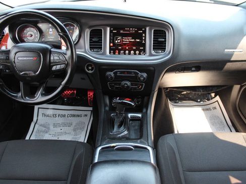 Used 2019 Dodge Charger SXT image 18