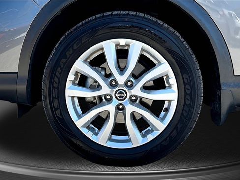 Used 2020 Nissan Rogue Sport SV AWD/4WD image 29