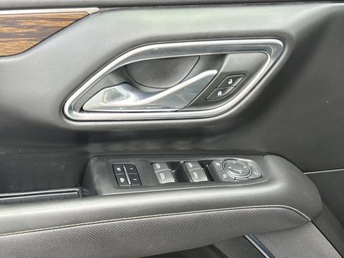 Used 2023 Chevrolet Suburban Premier RWD image 15
