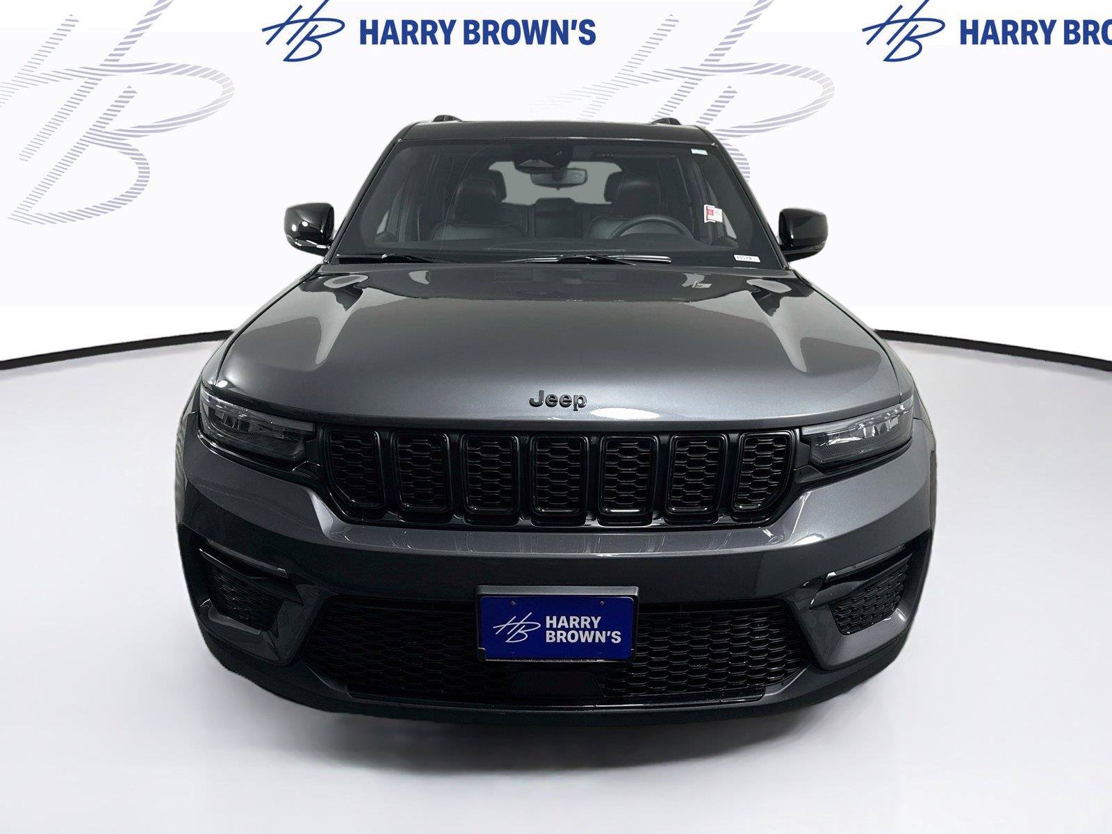 Used 2024 Jeep Grand Cherokee Limited w/ Black Appearance Package AWD/4WD image 28