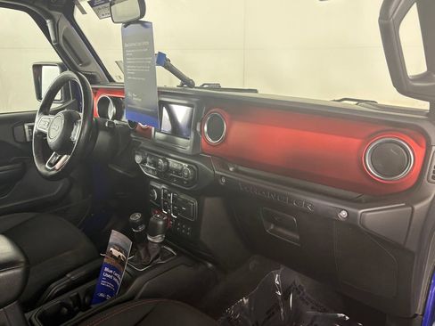 Used 2019 Jeep Wrangler Unlimited Rubicon w/ Cold Weather Group AWD/4WD image 34