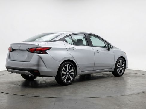 Used 2025 Nissan Versa SV image 9