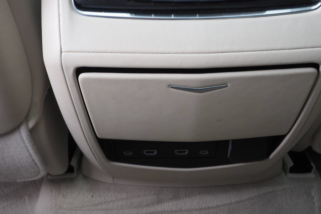 Used 2023 Cadillac Escalade Sport Platinum AWD/4WD image 16