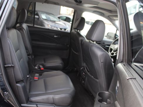 Used 2021 Honda Pilot Touring image 18