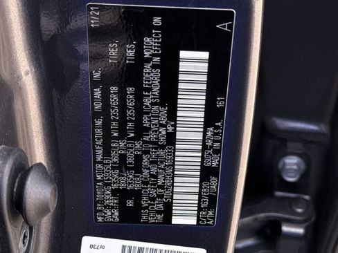 Used 2022 Toyota Highlander XLE AWD/4WD image 31