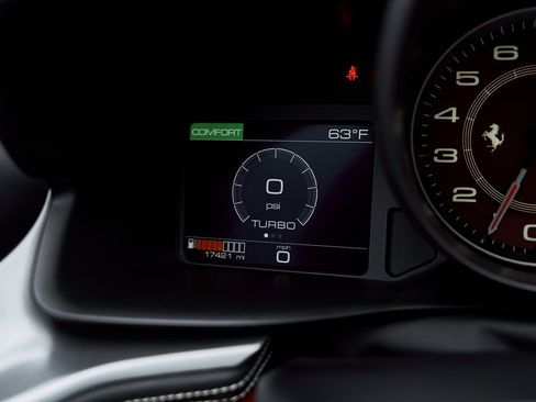 Used 2020 Ferrari GTC4Lusso T image 76