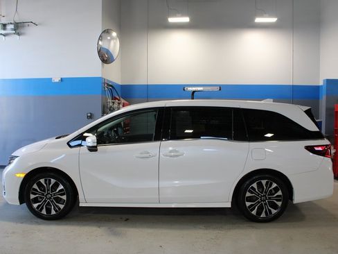 Used 2025 Honda Odyssey Elite image 15