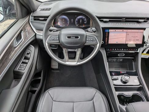 New 2026 Jeep Grand Cherokee Limited AWD/4WD image 15