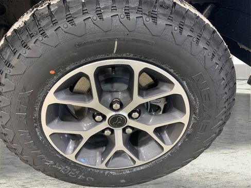 Used 2025 Jeep Wrangler Sport S image 23