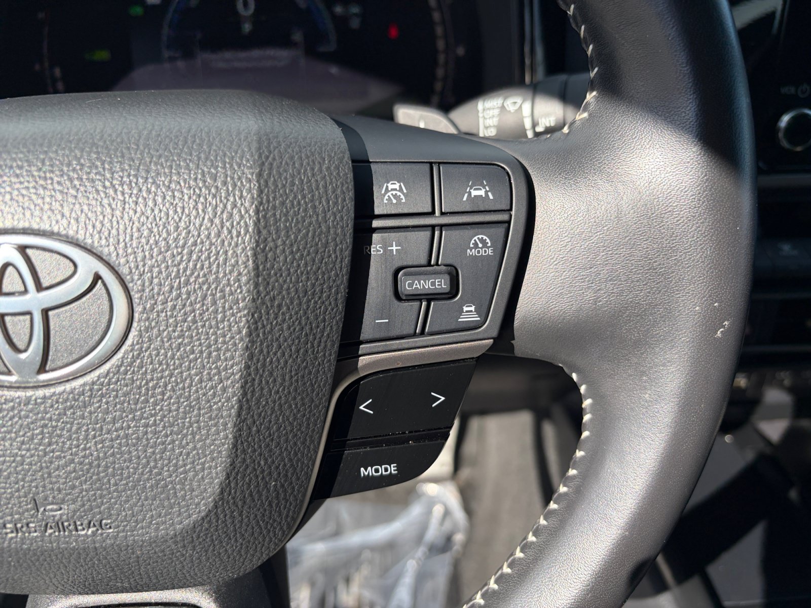Certified 2025 Toyota Camry SE FWD image 15