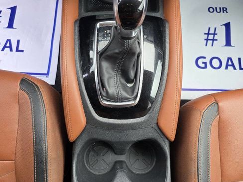 Used 2017 Nissan Rogue SL w/ SL Premium Package image 18