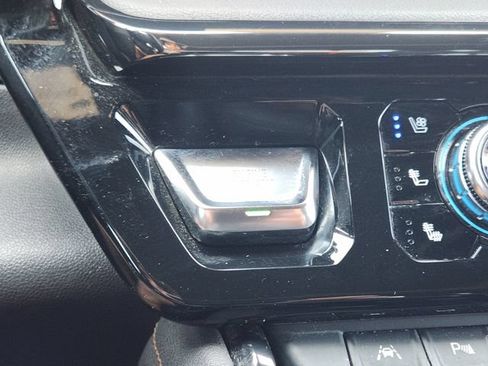 Used 2022 GMC Sierra 1500 AT4 w/ AT4 Premium Package AWD/4WD image 23