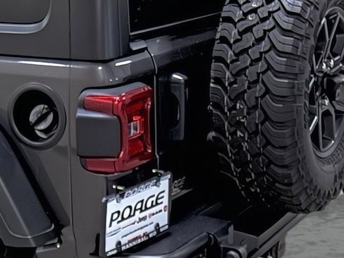 Used 2024 Jeep Wrangler Willys image 10