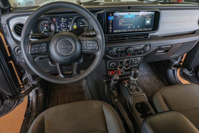 Used 2024 Jeep Wrangler Unlimited AWD/4WD image 22