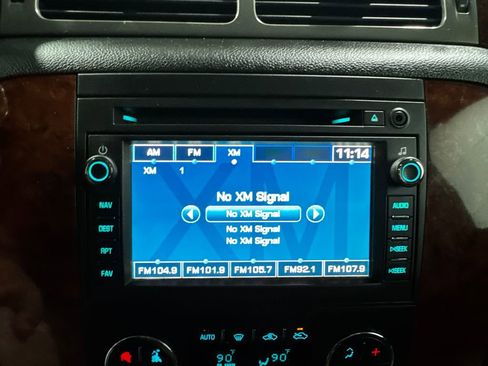 Used 2011 Chevrolet Avalanche LTZ AWD/4WD image 40