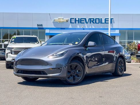 Used 2023 Tesla Model Y 2WD image 1