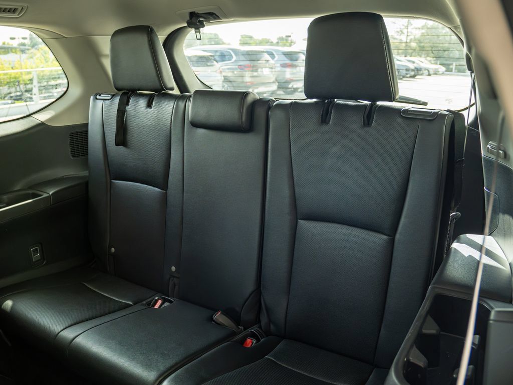 Used 2025 Toyota Grand Highlander FWD image 14
